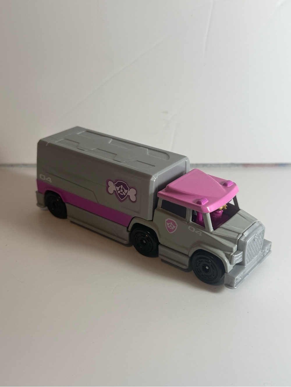 Paw Patrol BIG TRUCK PUPS Skye Big Rig True Metal Vehicle 2022 Pink & Grey